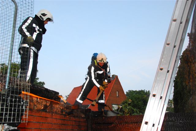 2009/191/20090815 018 Buitenbrand Sperwerstraat.JPG